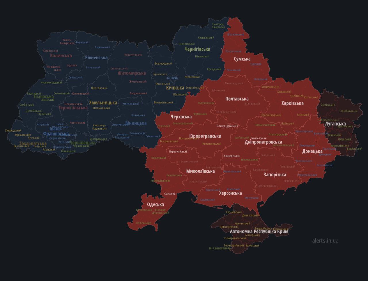 В Запоріжжі трапились два вибухи. Жителів просять залишатись в укриттях