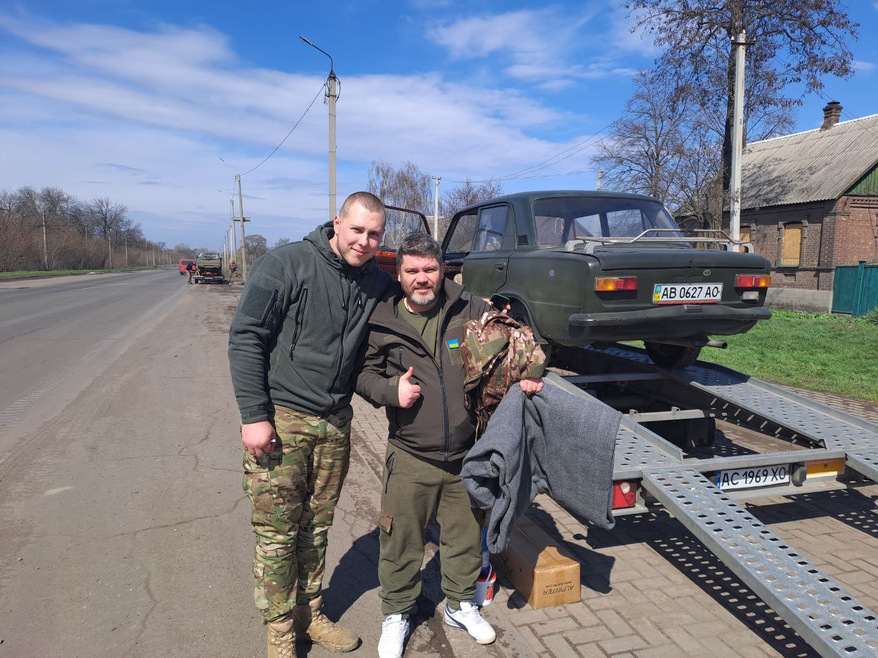 Шахраї під виглядом "волонтерів" відомого фонду кидають воїнів ЗСУ на гроші: що відомо