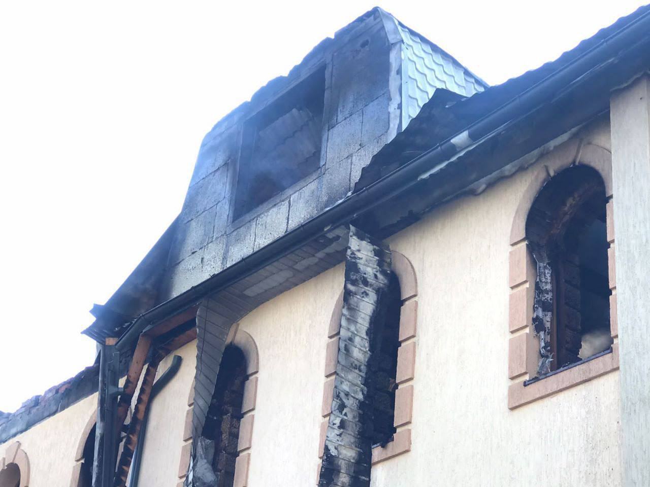 На Буковині чернець УПЦ МП вкрав гроші з церкви і підпалив храм із магазином (відео, фото)