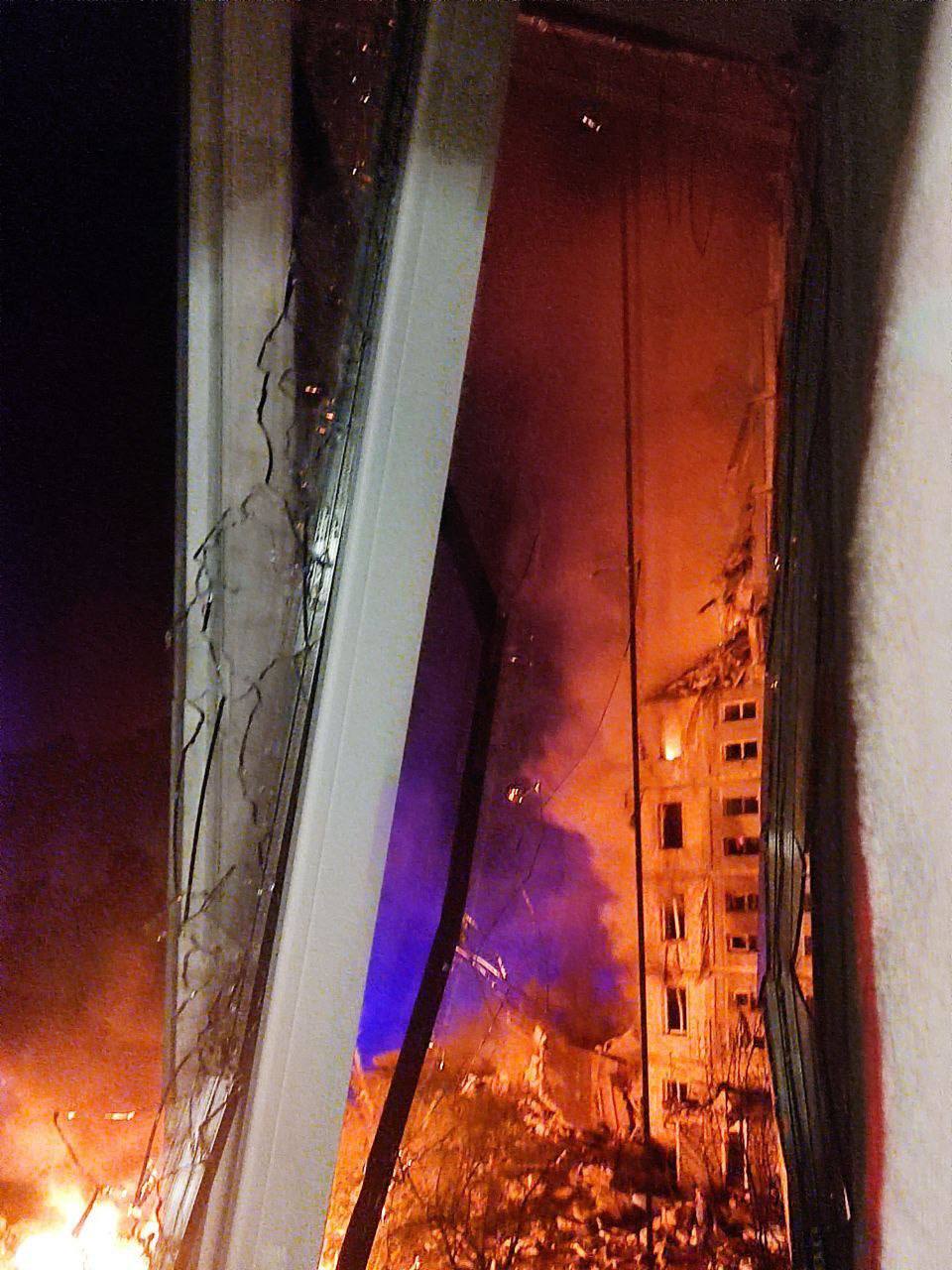 "Я вас ненавижу": в квартиру в Умани, где спали дети, попала российская ракета (видео)