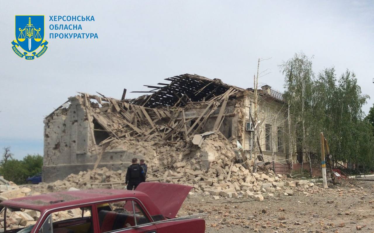 Окупанти обстріляли Станіслав та скинули авіабомби на Кізомис: шестеро поранених