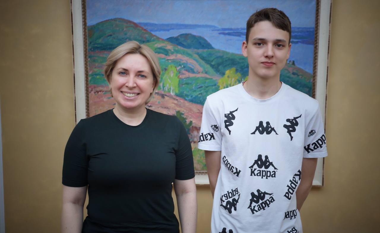 Україна повернула дитину, яку росіяни примусово депортували з Маріуполя