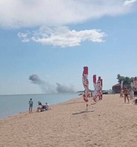 В Бердянську пролунали вибухи: в місті видно густий дим