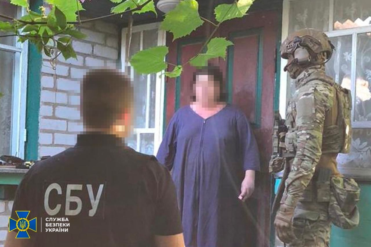 Під Житомиром затримали агентку РФ, яка "полювала" за ремонтними базами ЗСУ