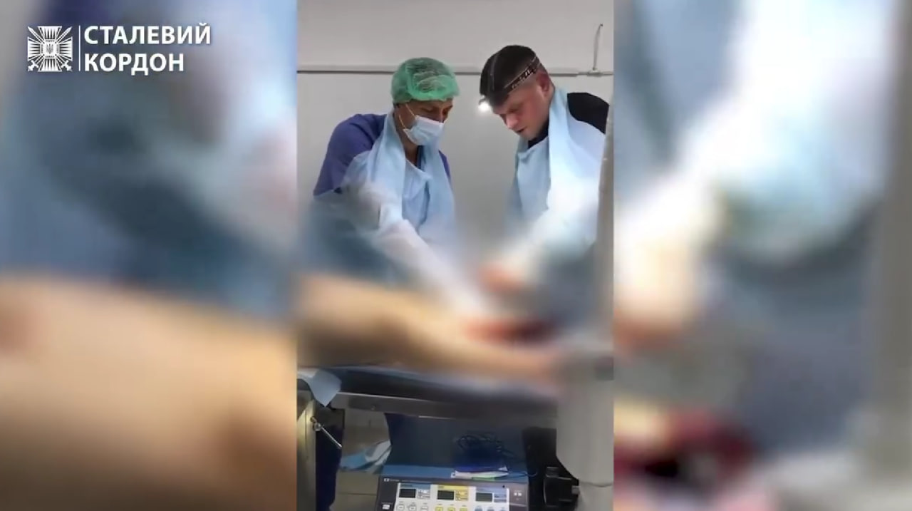 Військовий хірург вразив історіями порятунку бійців: таке важко навіть уявити