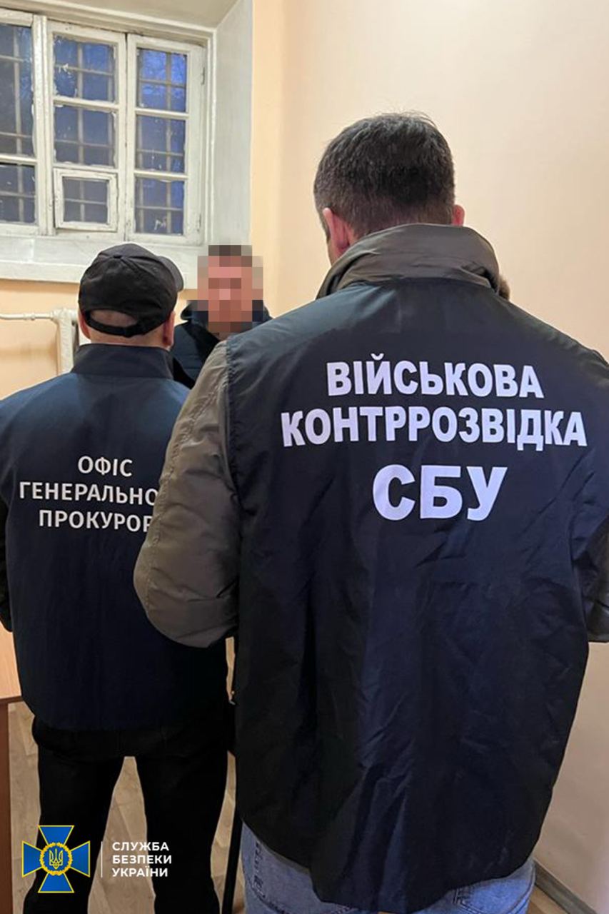 Закупив неякісну форму на 1 млрд. СБУ затримала екс-заступника міністра оборони