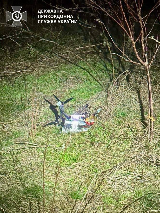 Прикордонники "посадили" FPV-дрон, який росіяни спрямували на Миколаївську область