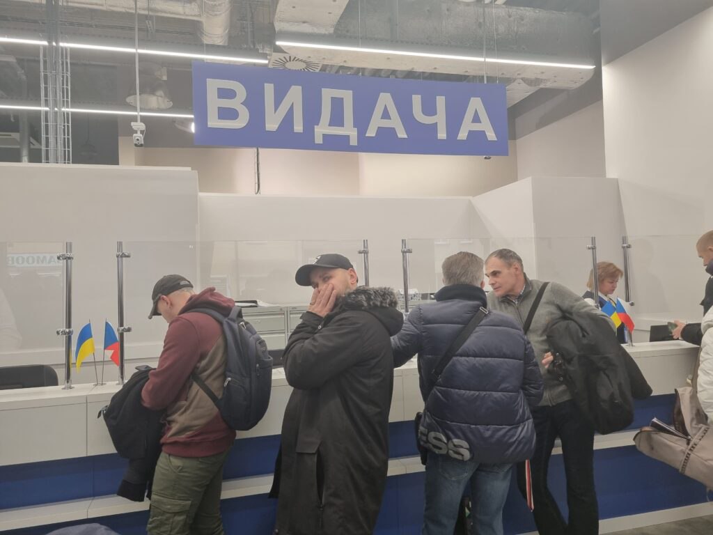 В статусе нелегала. Угрожает ли депортация из ЕС украинским мужчинам