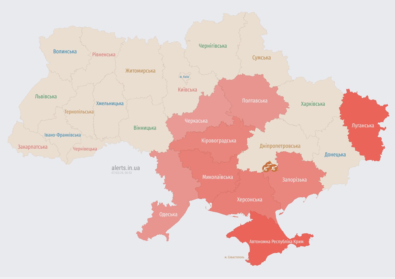 РФ запустила по Україні кілька груп "Шахедів": в низці областей тривога