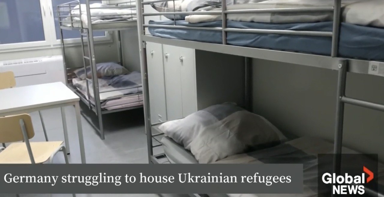 Українці розповіли про життя у німецьких таборах для біженців