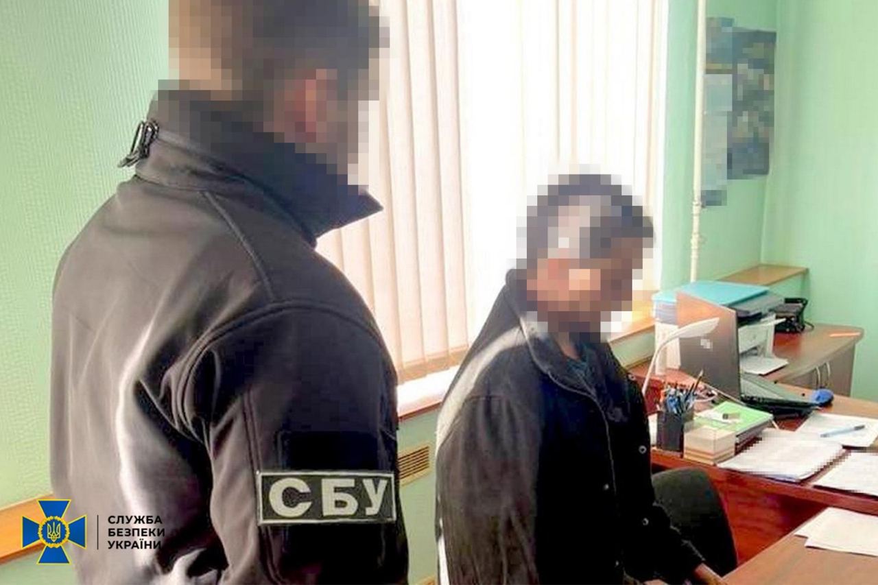 Ремонтировал технику РФ и грабил гражданских: СБУ задержала предателя из Харьковской области