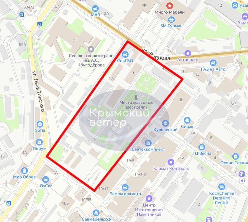 Взрывы, прилеты и перекрытый мост. В Крыму говорят об атаке: что известно