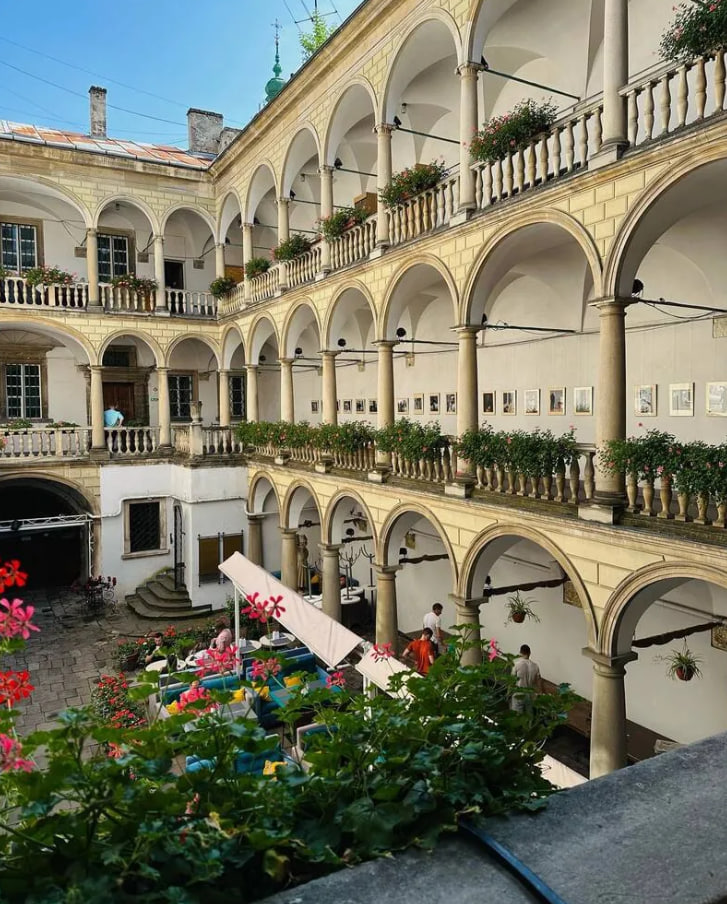 Площа Ринок, Оперний театр і не тільки: ТОП-10 цікавих місць Львова