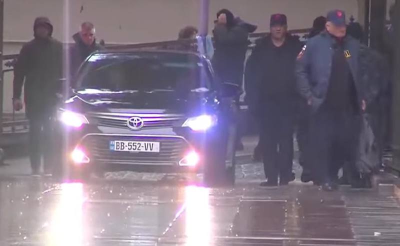 В Тбілісі спецназ розганяє учасників мітингу проти закону про "іноагентів", - ЗМІ