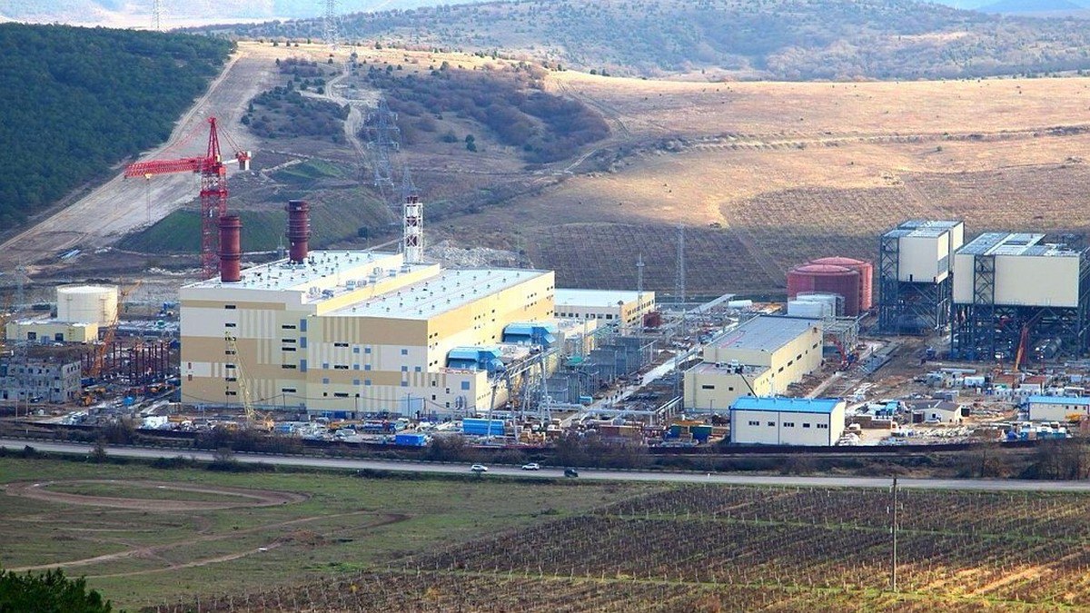 В окупованому Криму кажуть про вибухи в Севастополі та Балаклаві через атаку дронів