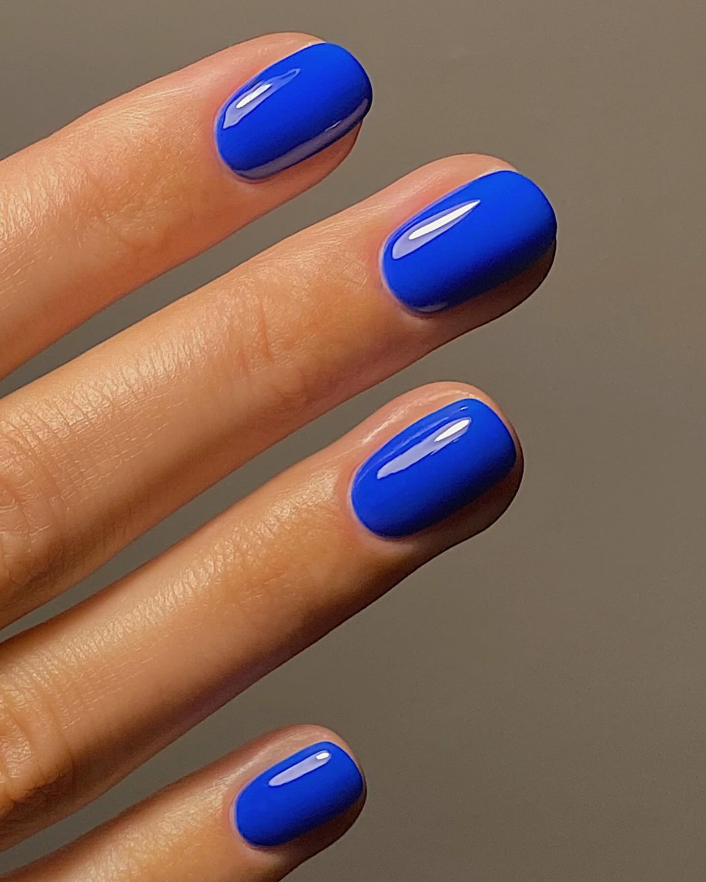 Персиковий, лавандовий та інші: трендові ідеї літнього манікюру, які підкреслять красу ваших ручок