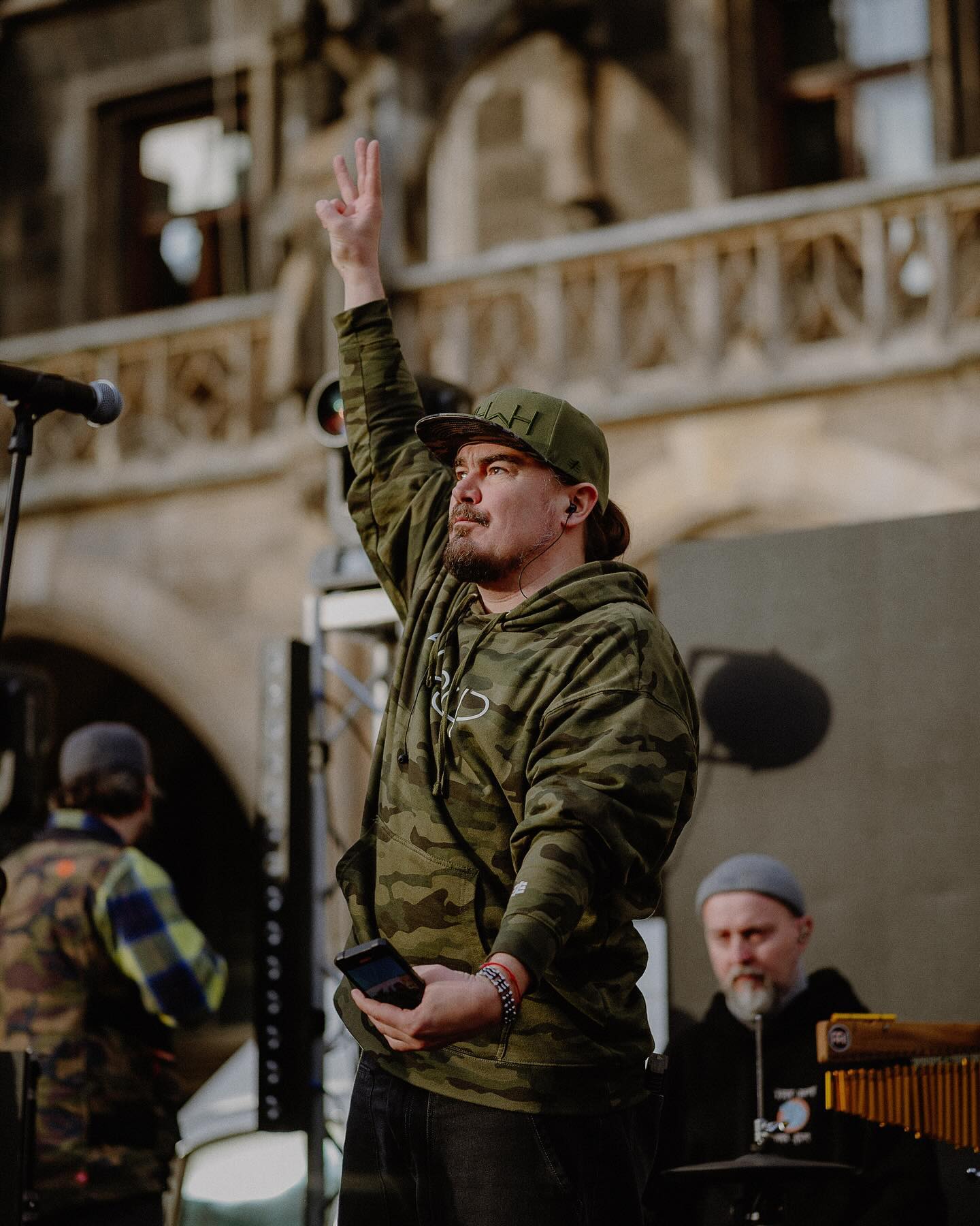 "Живет в ностальгии по "совку": Фагот рассказал о старшем брате, с которым не общается два года