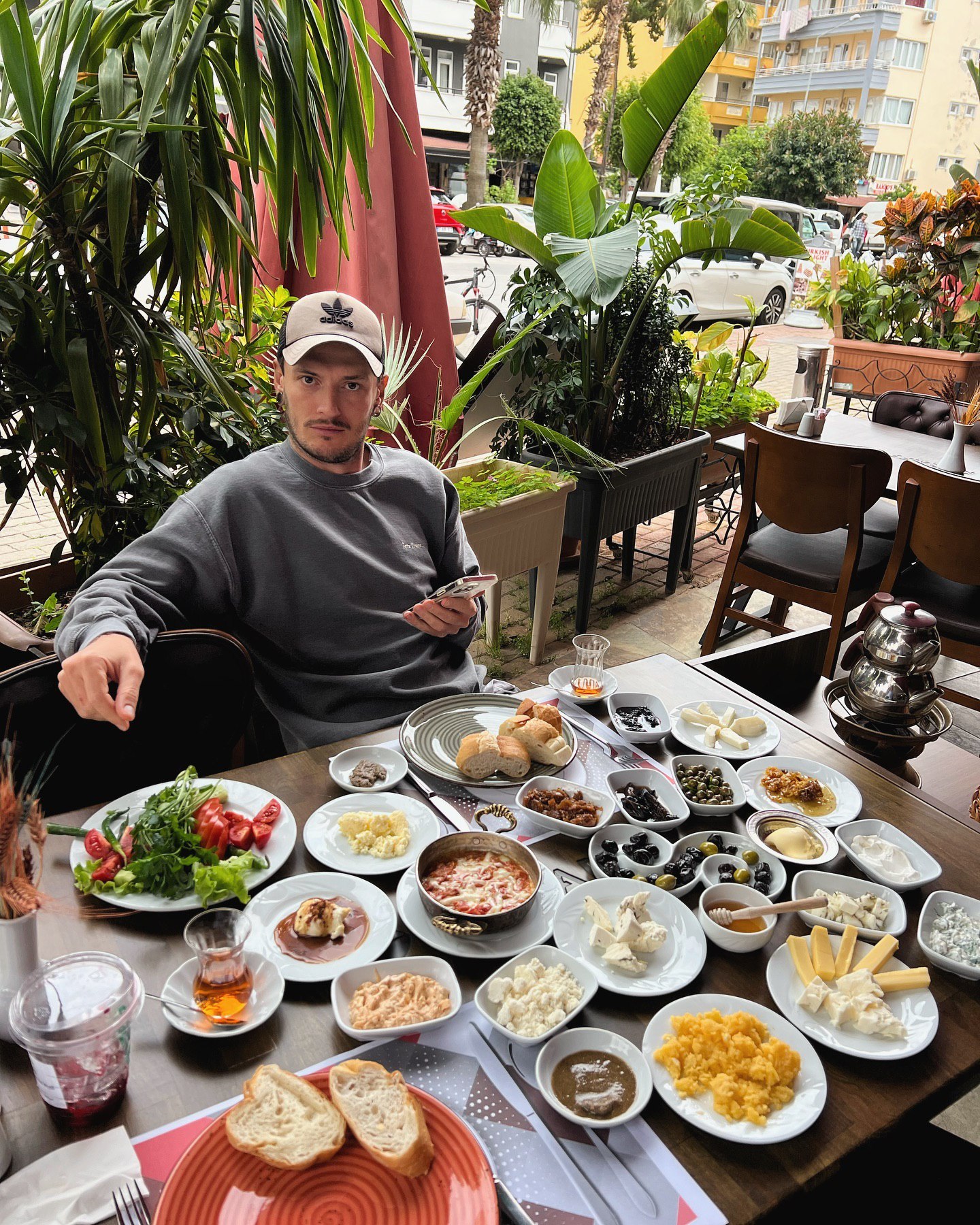 Як зараз виглядає Саша Шапік, який для забави стрибав з потягів та був кумиром підлітків