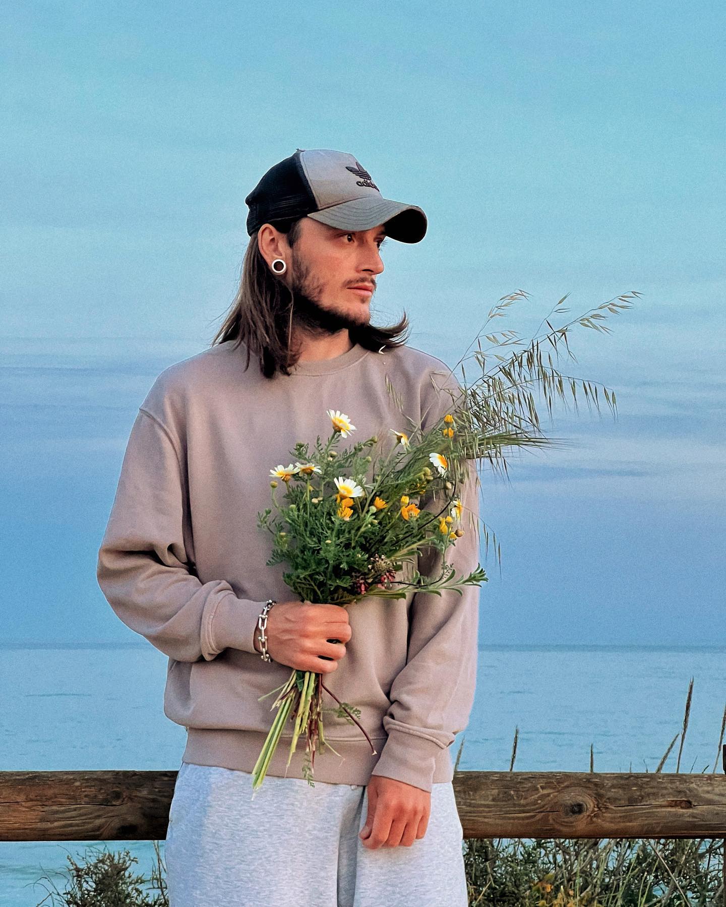 Як зараз виглядає Саша Шапік, який для забави стрибав з потягів та був кумиром підлітків