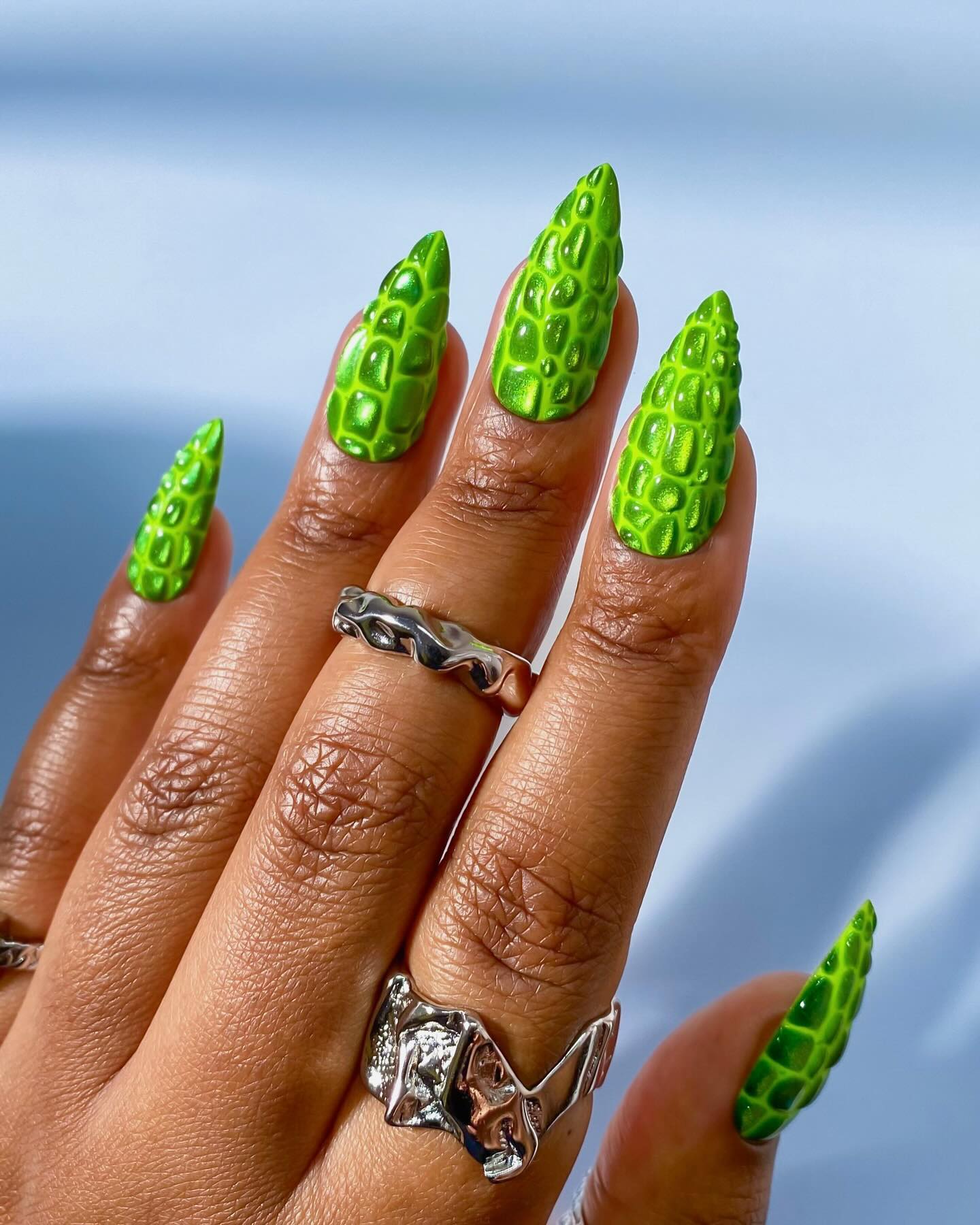 Ідеї на будь-який смак. Свіжі тренди літнього манікюру, які вам захочеться повторити