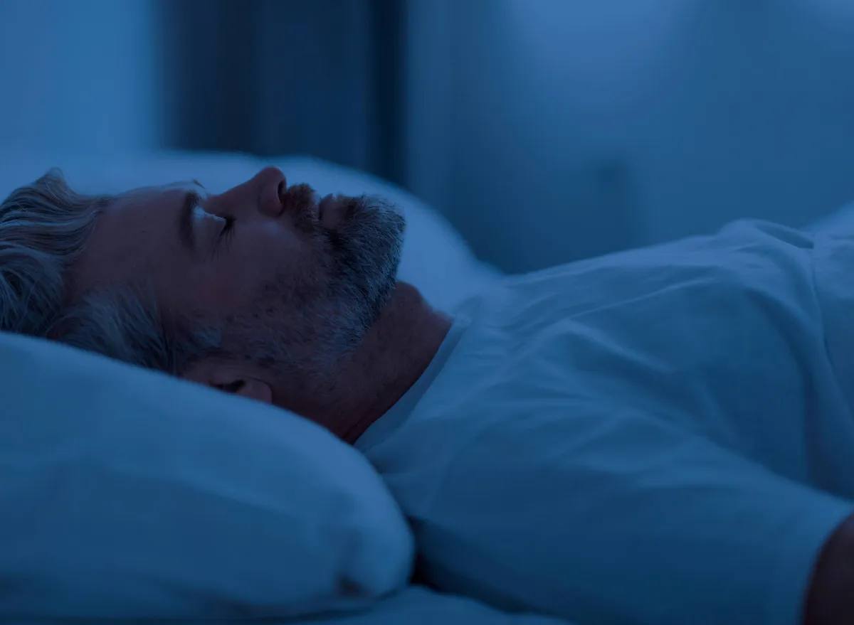 Названо найкращі пози для сну, які сприяють якісному відпочинку