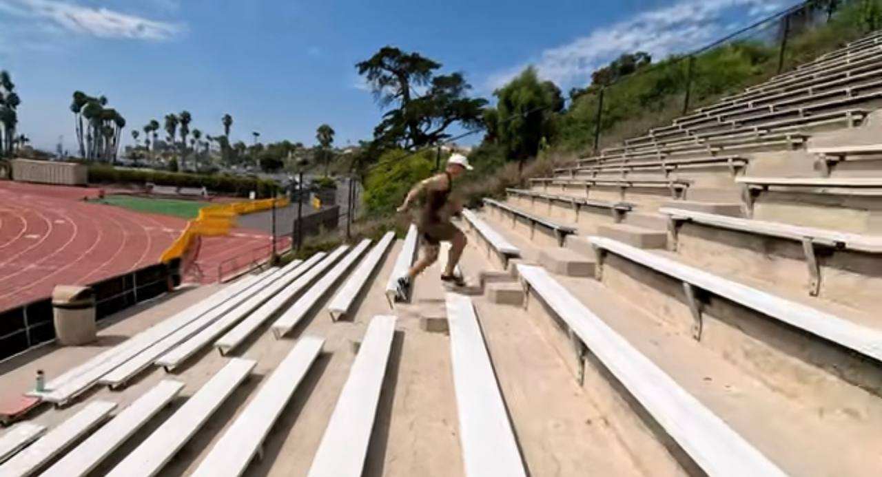 5 вправ на сходах для струнких стегон, пружних сідниць та спалення калорій