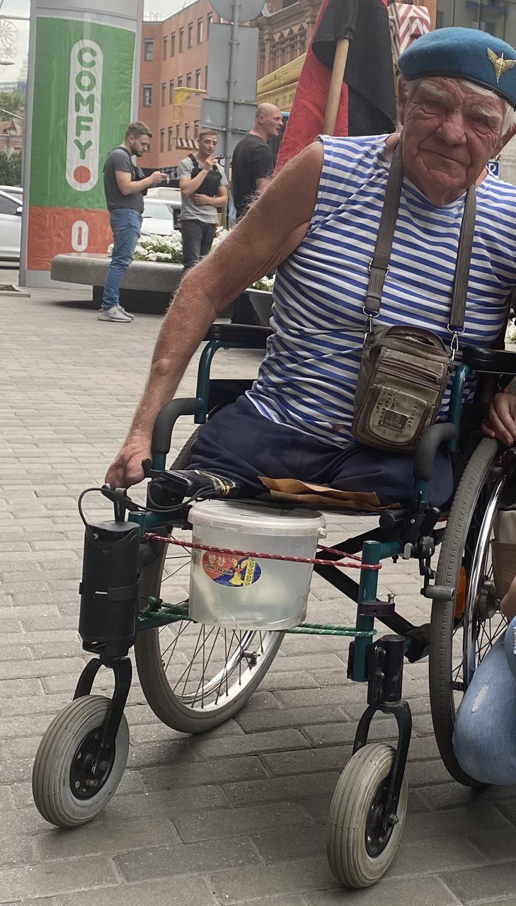Собирал донаты на ВСУ в оккупированном Херсоне. Где сейчас волонтер "дядя Гриша"