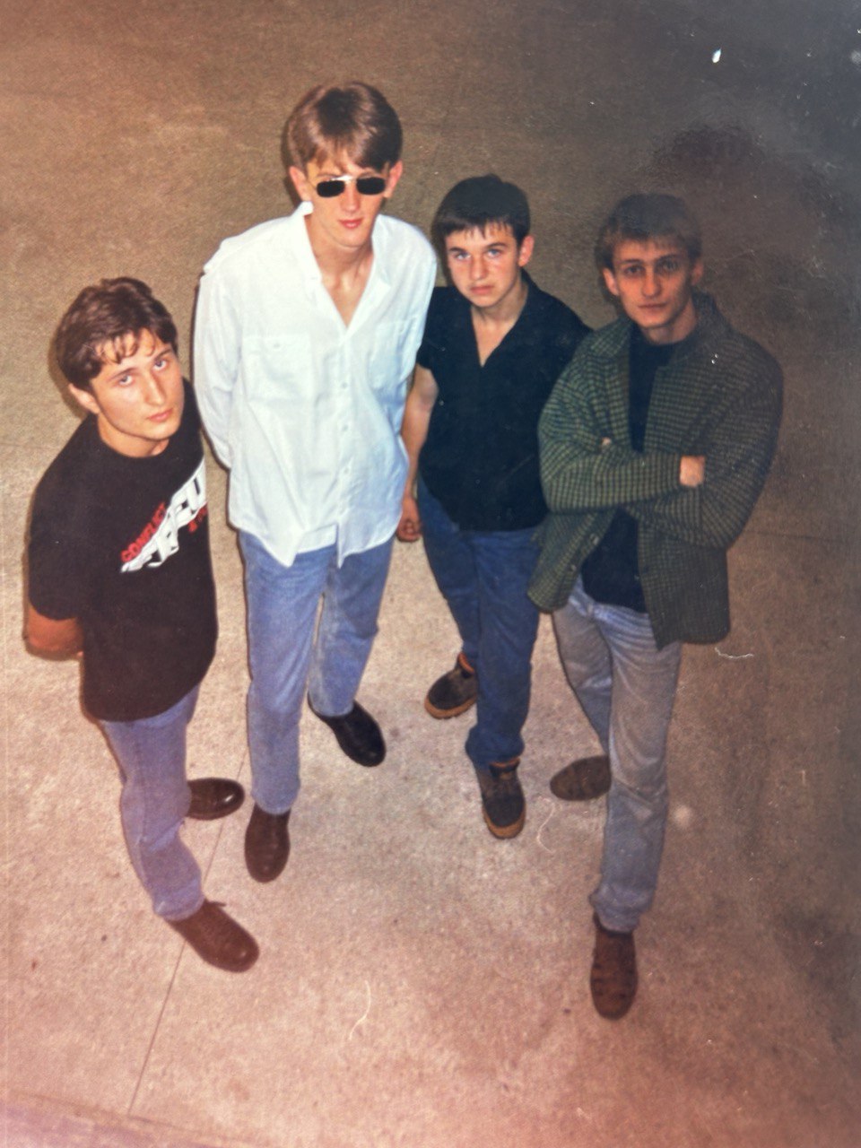 "Мелодии и ритмы спальных районов": культовая украинская группа выпустила альбом, который "пылился" 25 лет