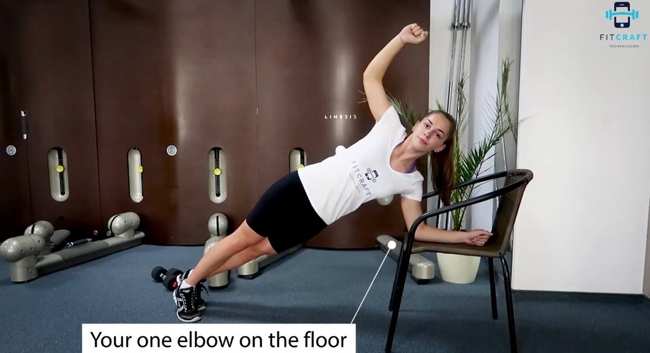 5 вправ йоги на стільці, які потрібно виконувати щодня людям у 50 років