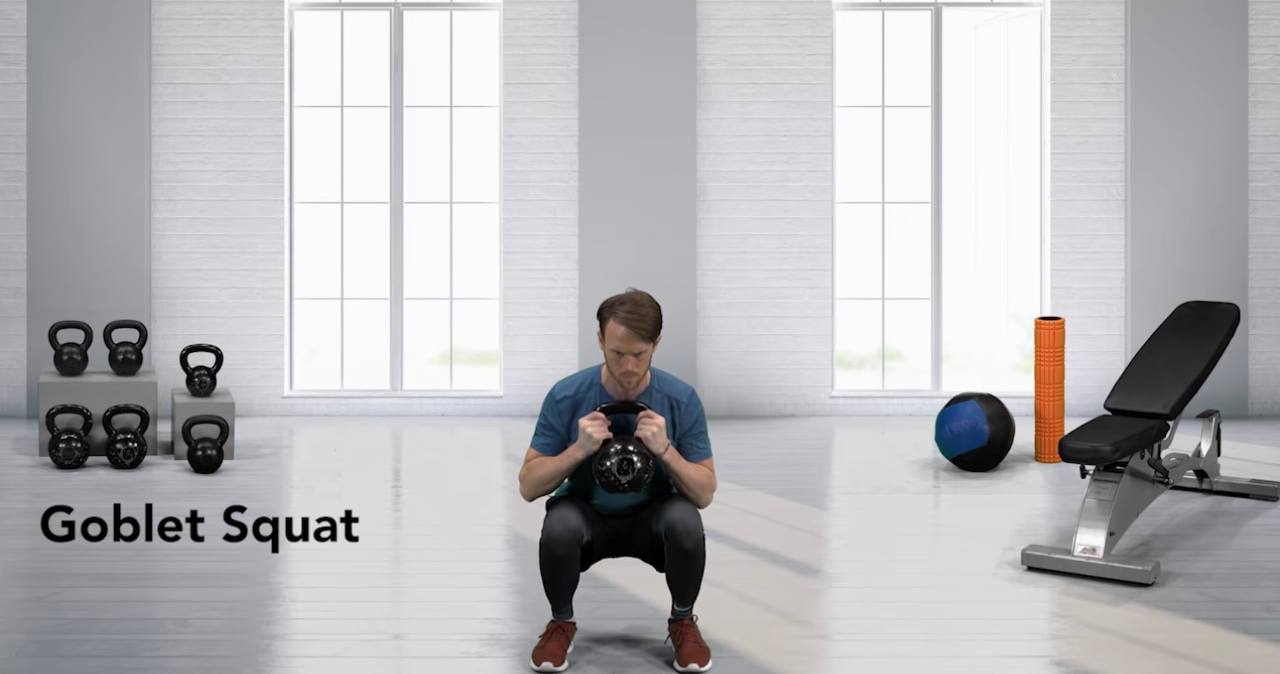 6 вправ з гирями, які чоловіки повинні виконувати часто для збільшення сили