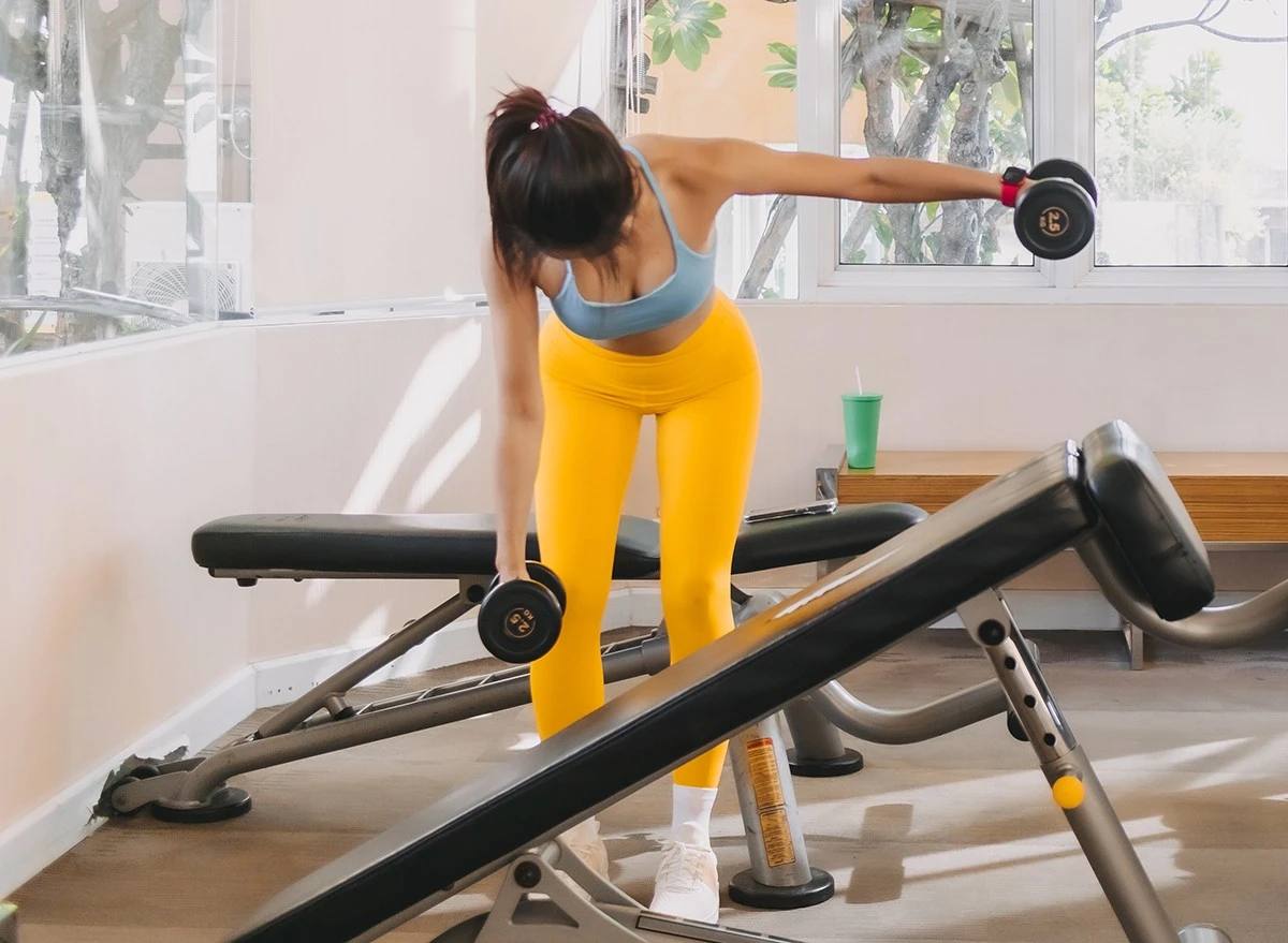 6 простих вправ, які допоможуть отримати сильну та підтягнуту спину