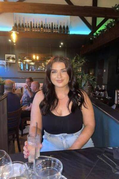 Дівчина за допомогою простих вправ скинула 25 кілограмів менше ніж за пів року