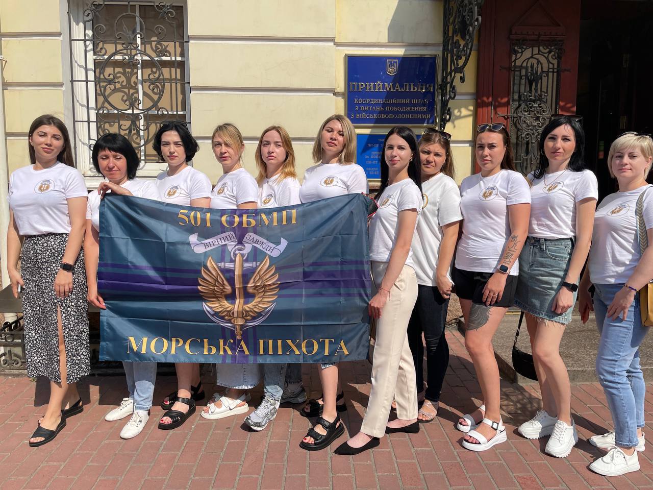 "Наша мета – визволити всіх". Історії українок, які виборюють повернення рідних з полону