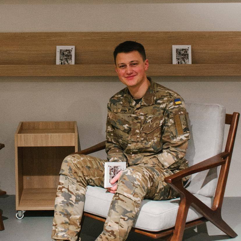 "Є потреба написати за тих, хто цього не зробить". Історія поета, який вступив до лав ЗСУ