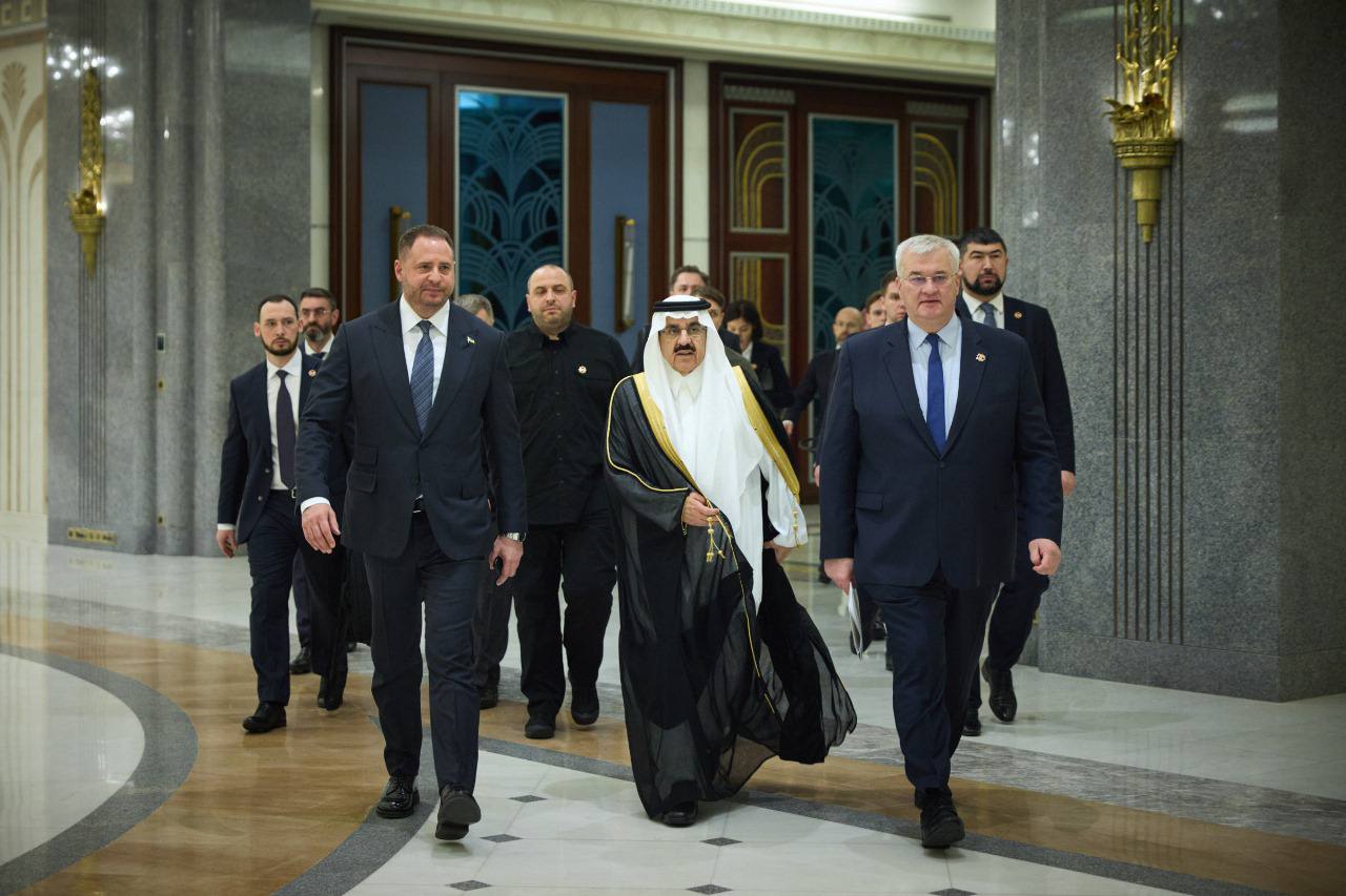 Чому на переговорах України та США в Саудівській Аравії немає жінок