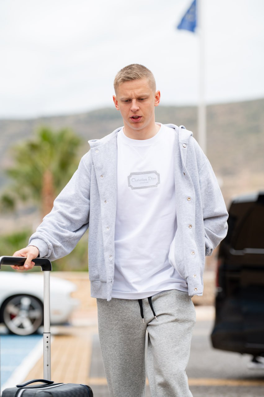 У збірній України з "помилкою" зустріли останнього легіонера (відео)