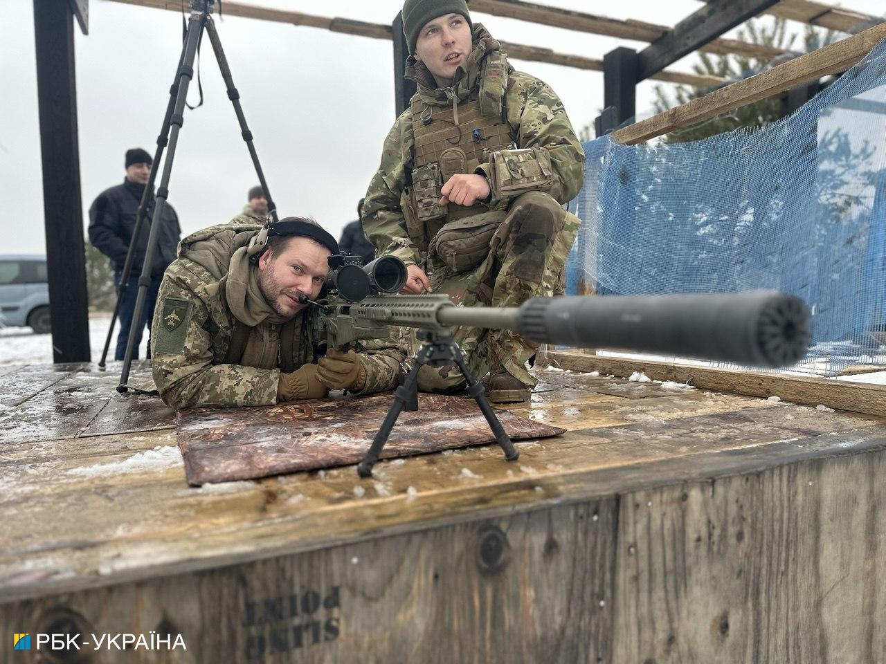 Мантія вдень, піксель ввечері. Як суддя збиває "Шахеди" над Києвом