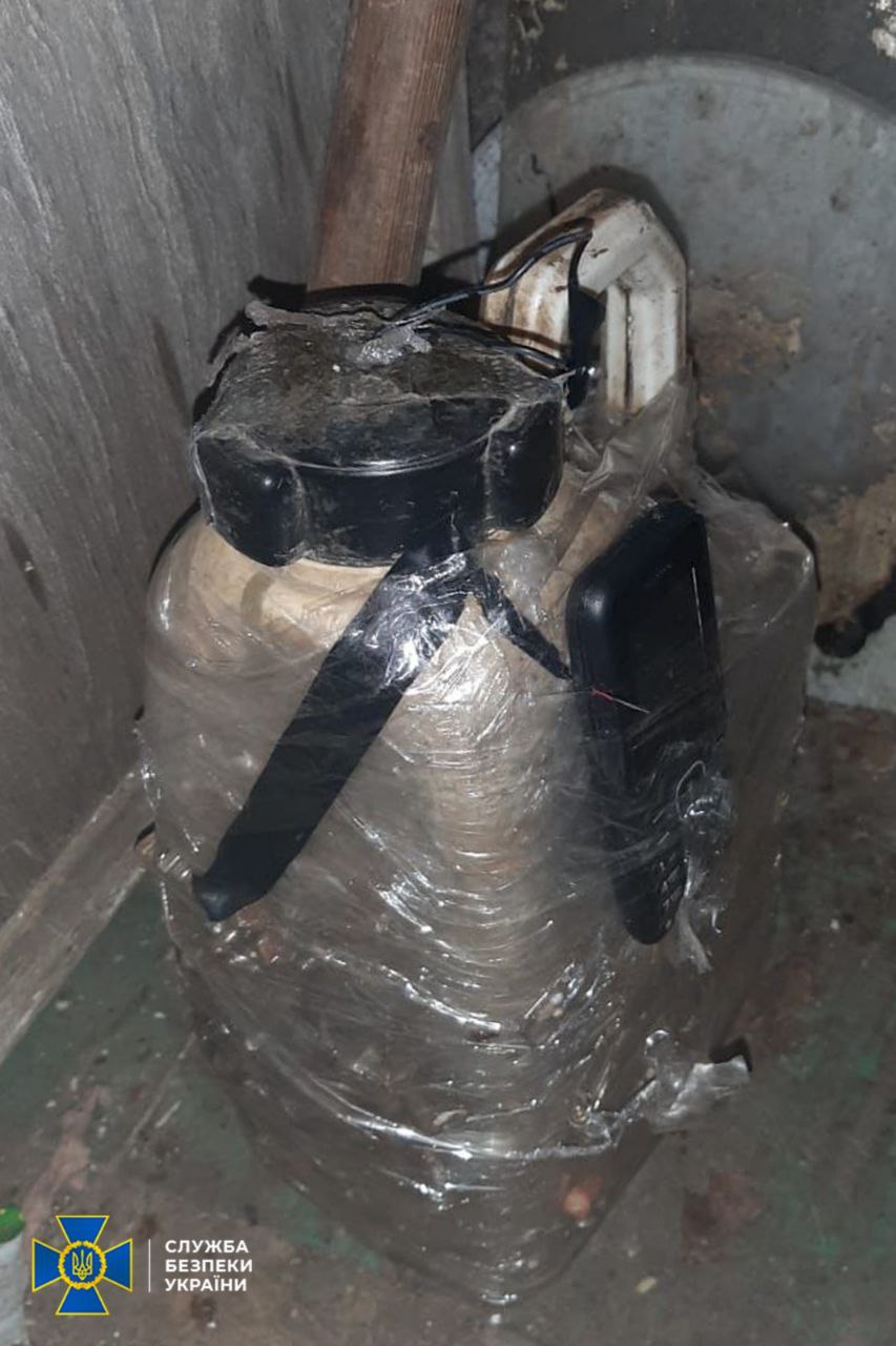 Намагалися підірвати авто ЗСУ: СБУ затримала двох агентів РФ в Дніпропетровській області