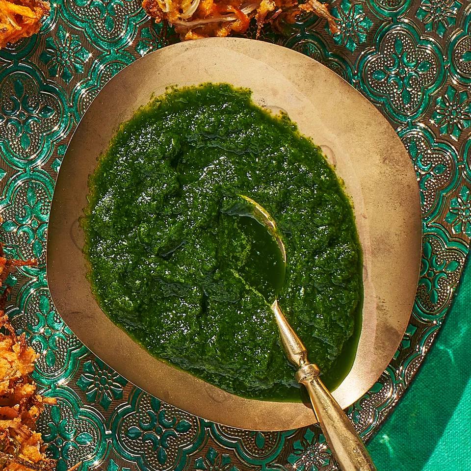 Як з'їсти денну норму овочів у салаті: 10 рецептів корисних весняних соусів