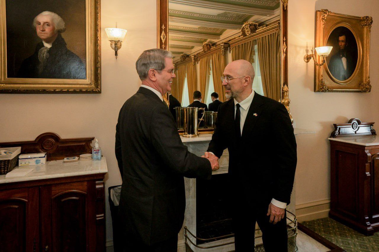 За крок до угоди: що відбувається на переговорах України та США про надра