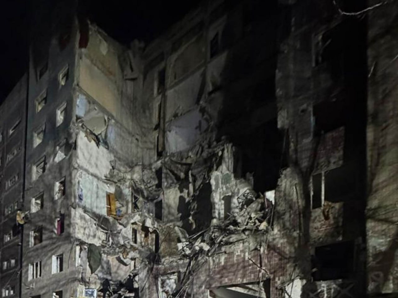 РФ скинула авіабомбу на багатоповерхівку в Костянтинівці: багато поранених