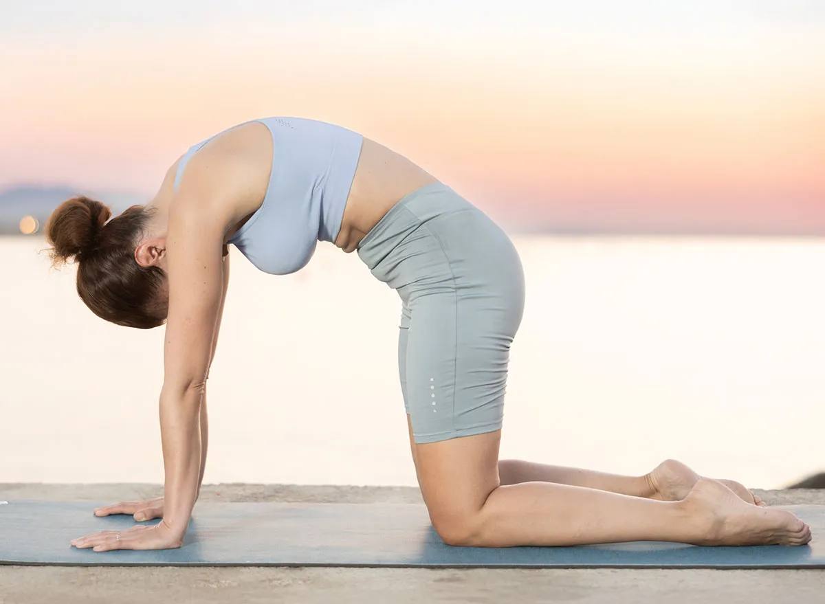 Жінки мають виконувати ці 5 вправ вранці, щоб залишатися молодими після 40 років