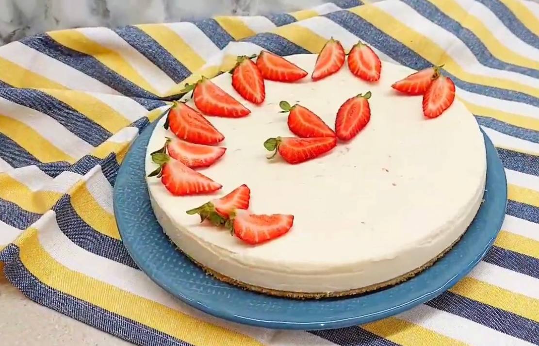 Смачний літній десерт без випічки, борошна та яєць: його зможуть приготувати усі