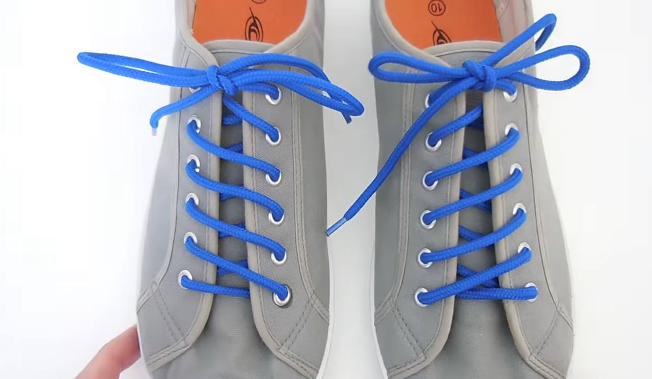 До чого може призвести неправильне зав'язування шнурків: ви будете здивовані