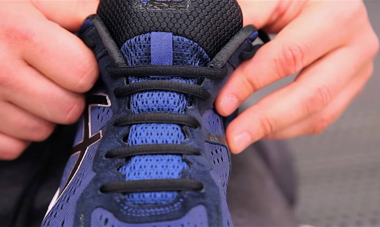 До чого може призвести неправильне зав'язування шнурків: ви будете здивовані