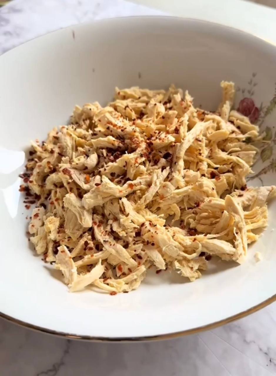 Рецепт смачного салату з куркою та манго: він стане вашим фаворитом на літо (фото)