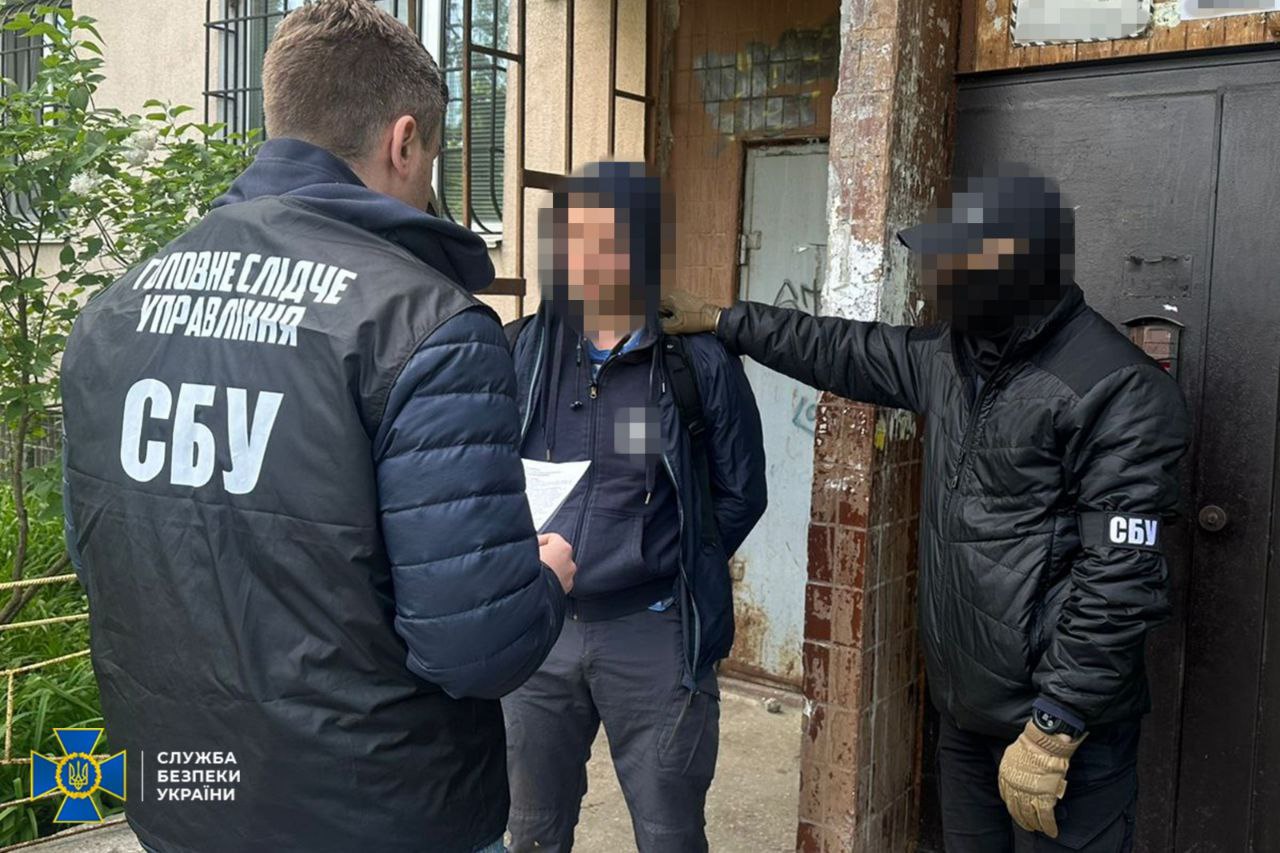 Наводив комбіновані атаки РФ по Києву: СБУ затримала агента елітного підрозділу ГРУ