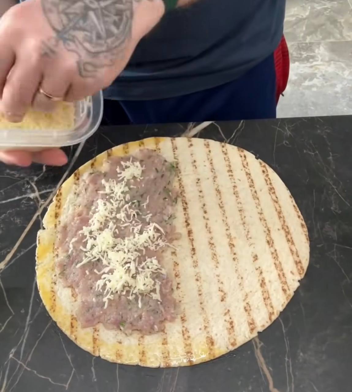 Ліниві чебуреки без смаження: швидкий і корисний рецепт