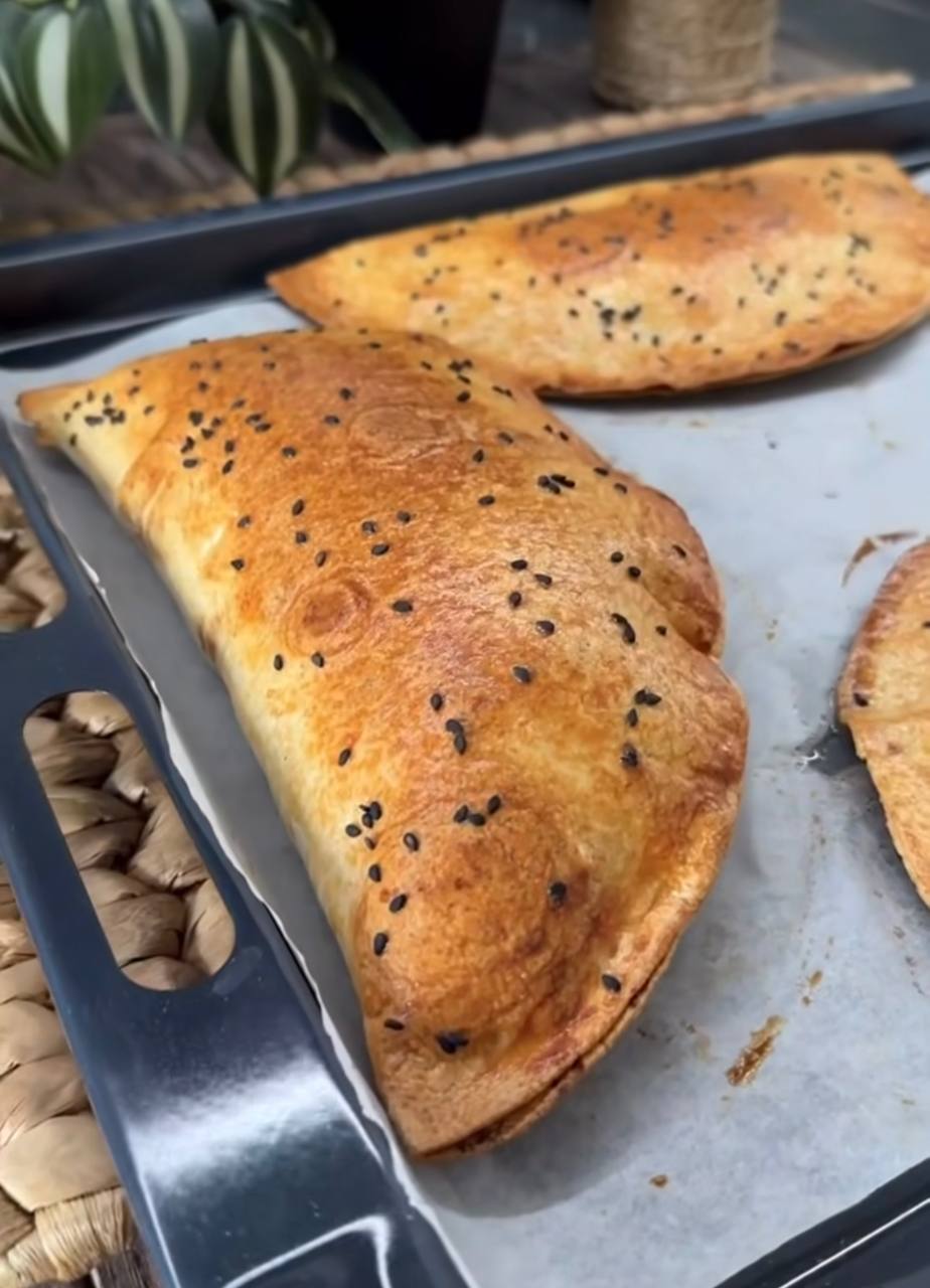 Ліниві чебуреки без смаження: швидкий і корисний рецепт