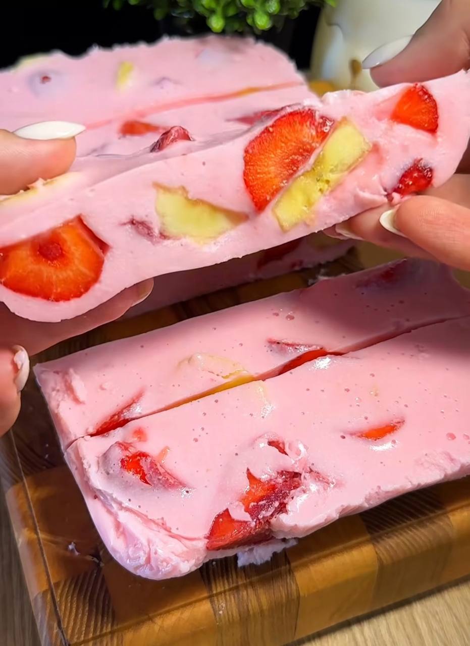 Ідеальний літній десерт з 4 інгредієнтів: готується всього кілька хвилин